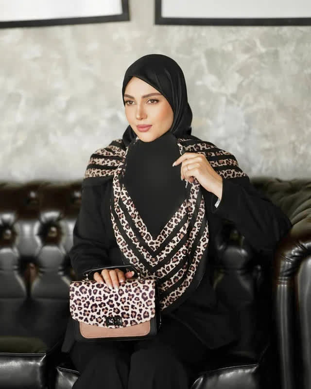 روسری و کیف ست طرح ببری آنا در دو رنگ (B2)