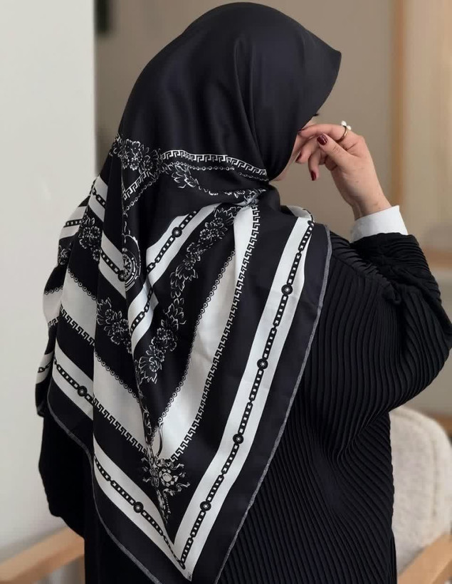 روسری مجلسی ابریشم توییل وارداتی مشکی در ۲ طرح قواره 140