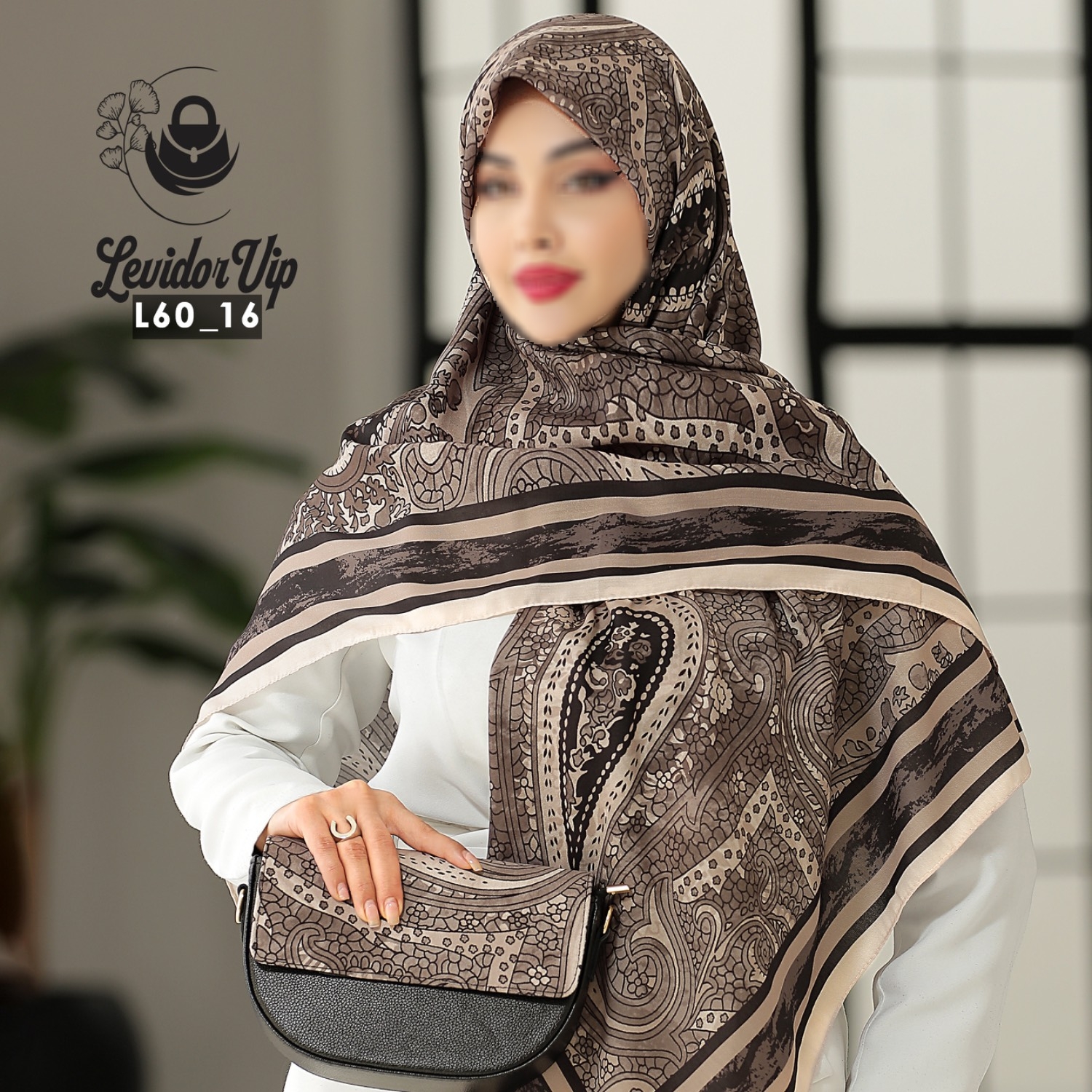 روسری و کیف پاسپورتی ست طرح بته جقه قواره ۱۴۰ (L60)