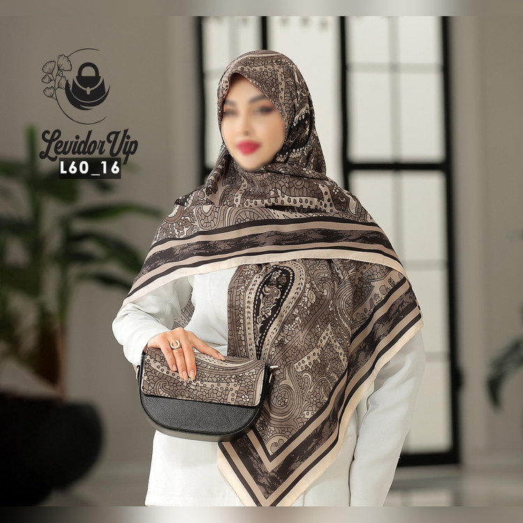 روسری و کیف پاسپورتی ست طرح بته جقه قواره ۱۴۰ (L60)