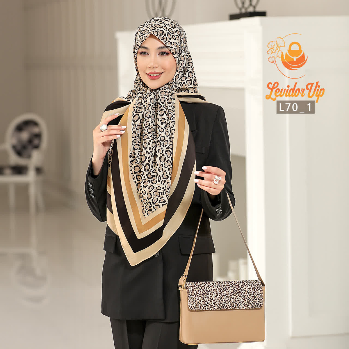 روسری و کیف ست طرح ببری کرم قواره ۱۴۰ (L70)