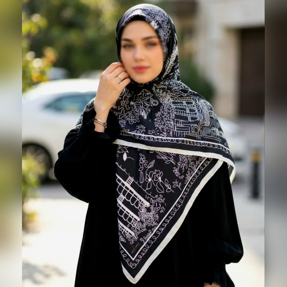 روسری ابریشم ساتن مجلسی طرح شهر قواره 1۳۵