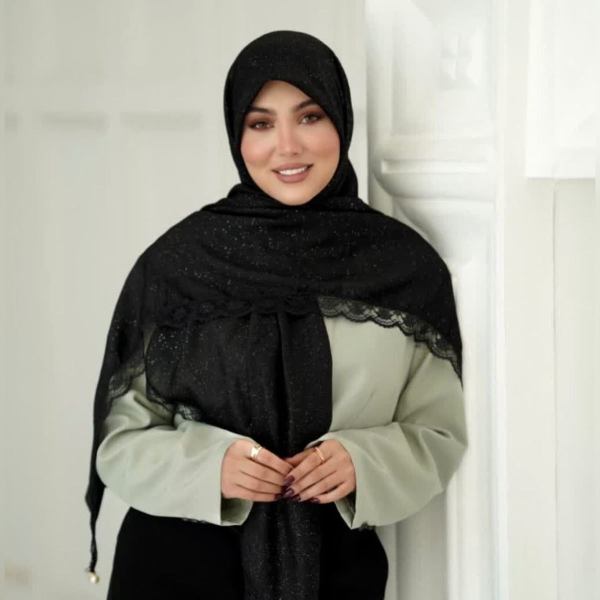 روسری نخی وال کریشه اکلیلی دور دانتل مروارید دار قواره ۱۴۰