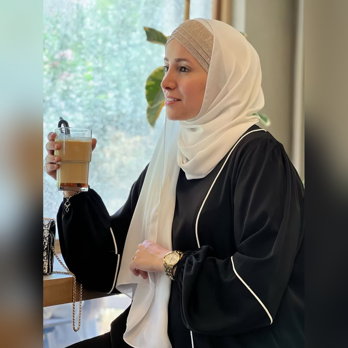 هدشال عروس طلایی