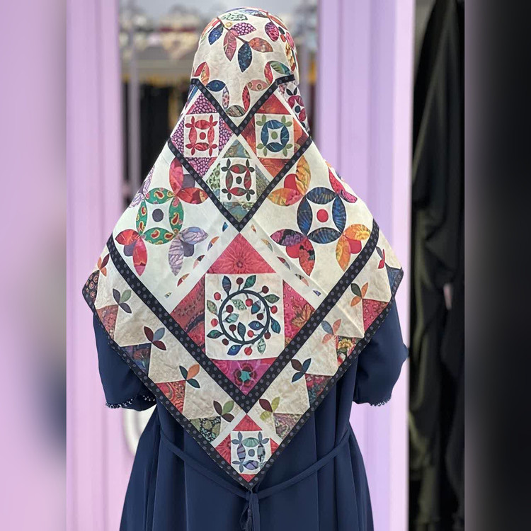 ست کیف و روسری نخی قواره ۱۳۰ مدل گلنار B2