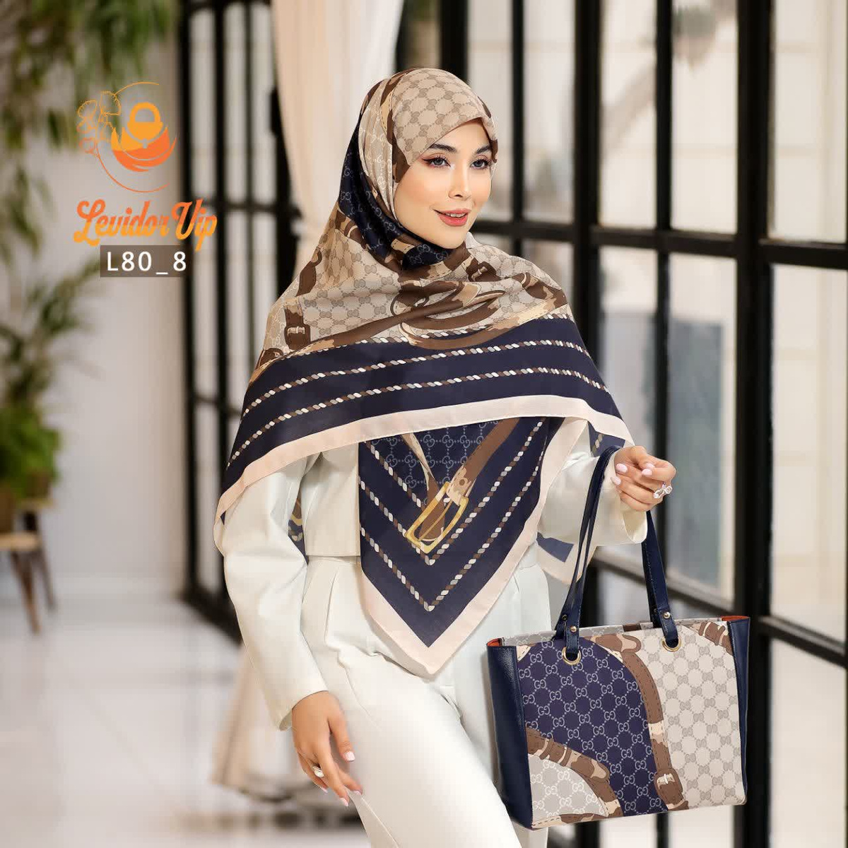 ست کیف و روسری نخ ابریشم قواره ۱۴۰ طرح زین سورمه‌ای (L80)
