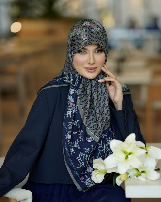 روسری نخی وال ترک طرح Dior در ۸ رنگ قواره ۱۲۰