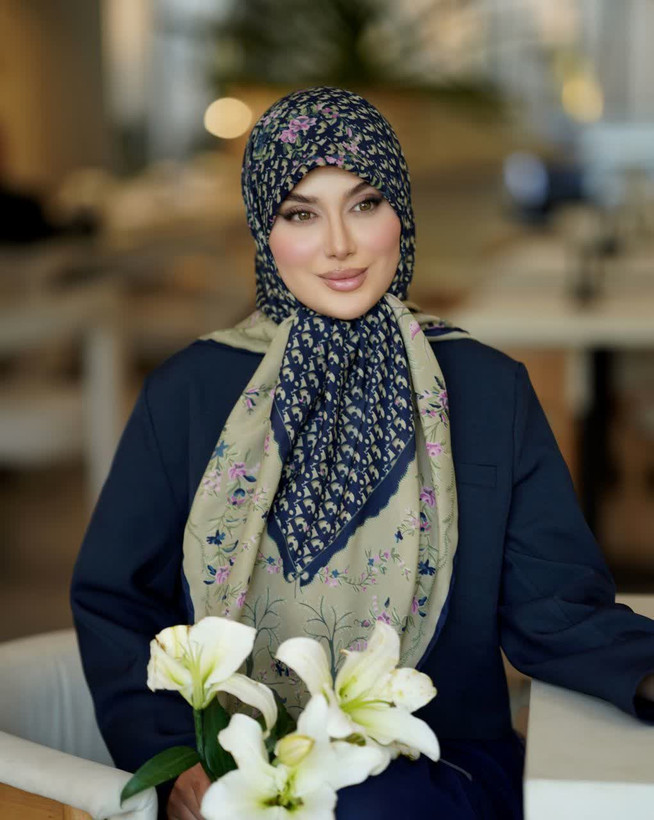 روسری نخی وال ترک طرح Dior در ۸ رنگ قواره ۱۲۰