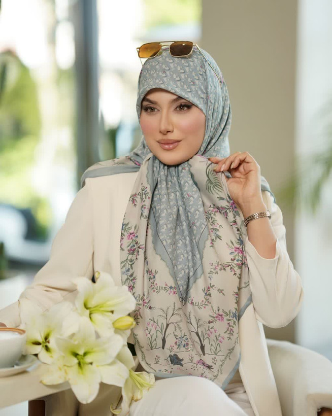 روسری نخی وال ترک طرح Dior در ۸ رنگ قواره ۱۲۰