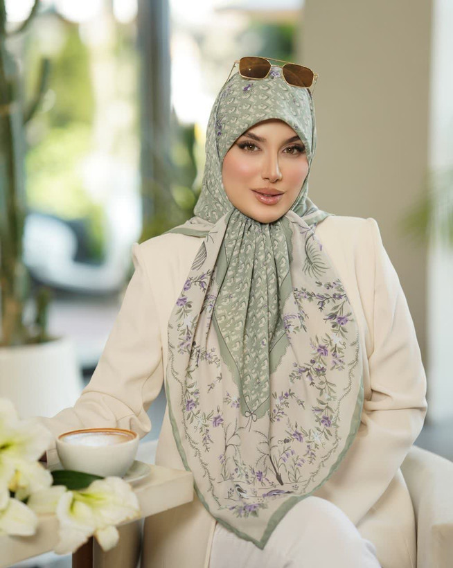 روسری نخی وال ترک طرح Dior در ۸ رنگ قواره ۱۲۰