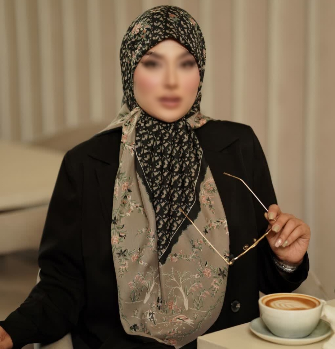 روسری نخی وال ترک طرح Dior در ۸ رنگ قواره ۱۲۰