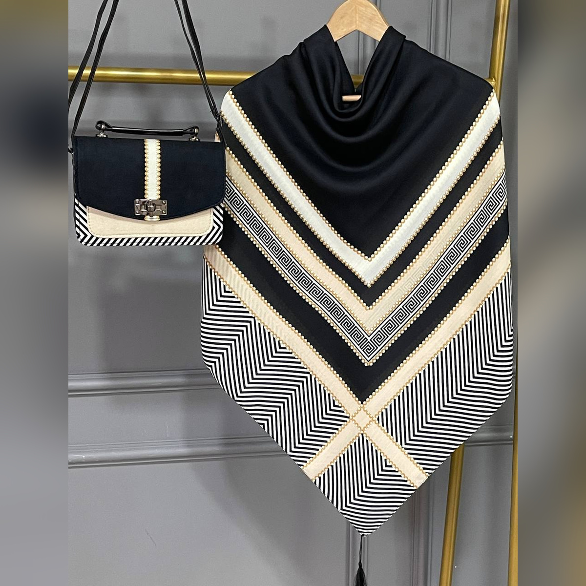 ست کیف و روسری نخی قواره ۱۳۰ مدل تیبا B2 در ۱۰ رنگ