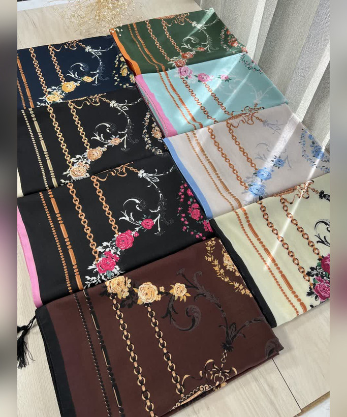 روسری نخی طرحدار قواره ۱۴۰ طرح زنجیر و گل