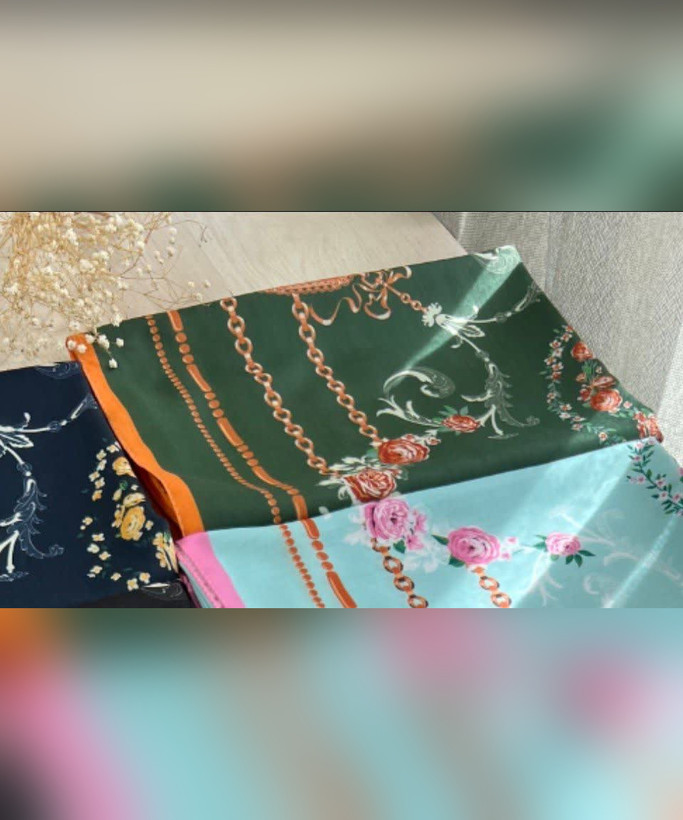 روسری نخی طرحدار قواره ۱۴۰ طرح زنجیر و گل