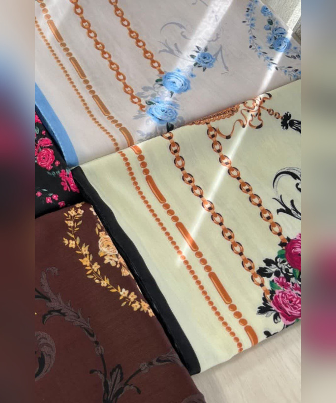 روسری نخی طرحدار قواره ۱۴۰ طرح زنجیر و گل