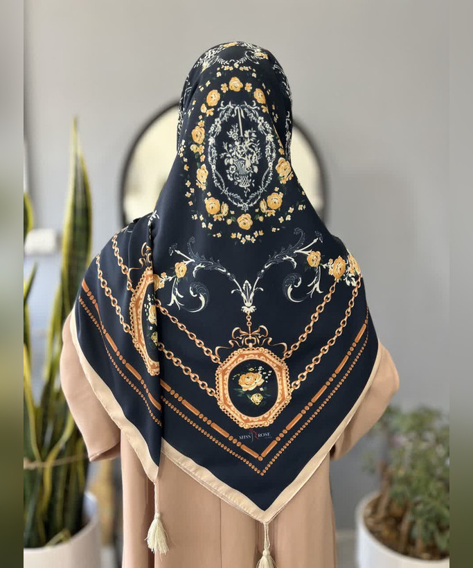روسری نخی طرحدار قواره ۱۴۰ طرح زنجیر و گل