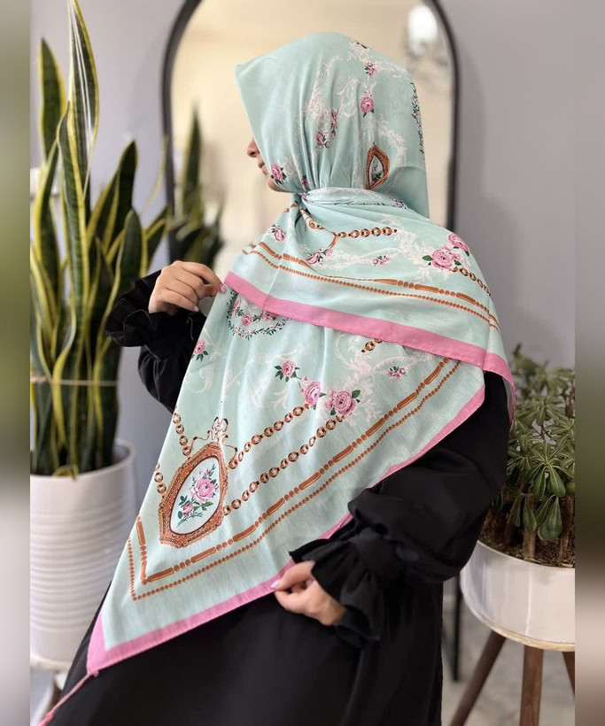 روسری نخی طرحدار قواره ۱۴۰ طرح زنجیر و گل