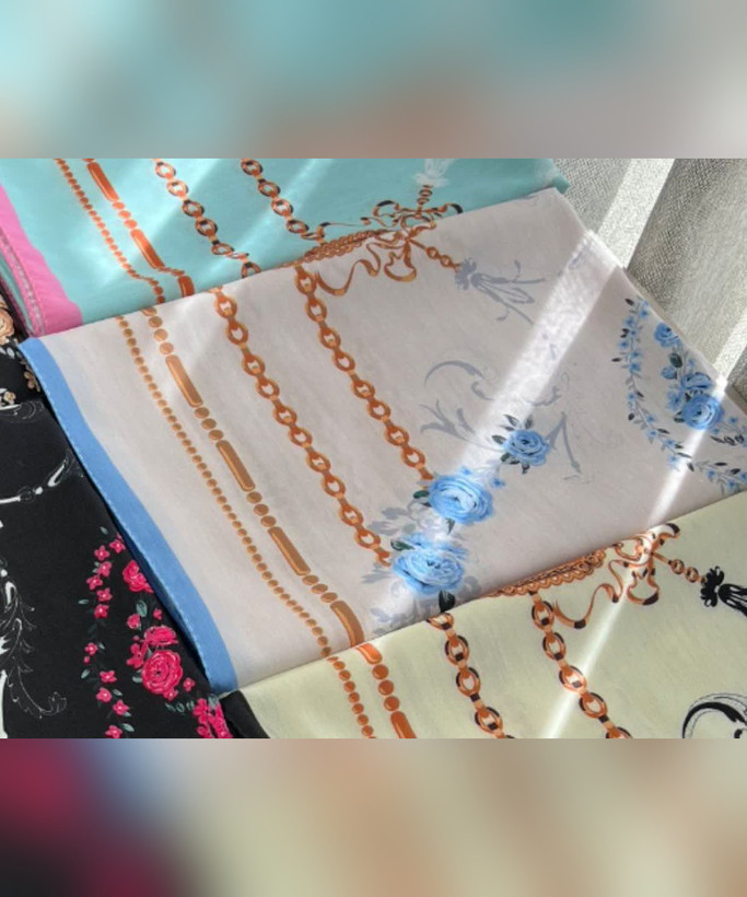 روسری نخی طرحدار قواره ۱۴۰ طرح زنجیر و گل