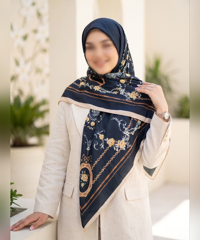 روسری نخی طرحدار قواره ۱۴۰ طرح زنجیر و گل