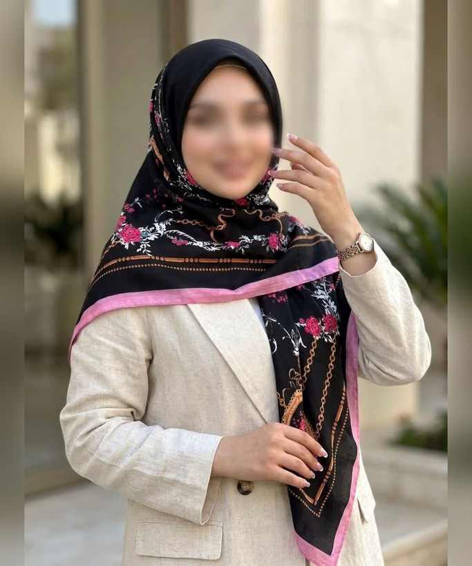 روسری نخی طرحدار قواره ۱۴۰ طرح زنجیر و گل