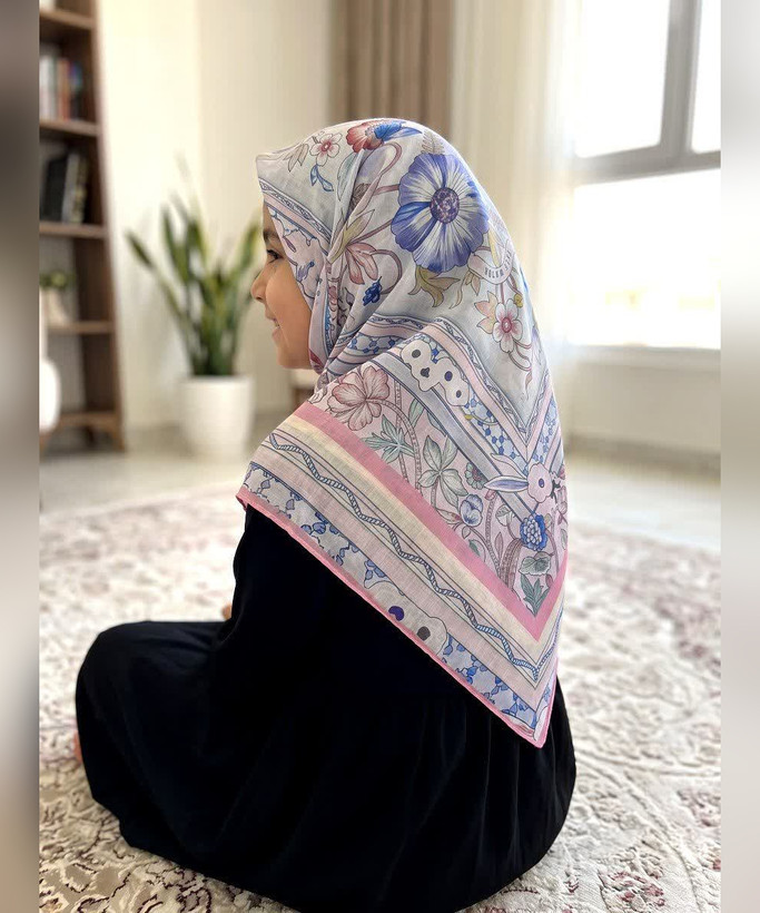 روسری نخی دخترانه طرحدار قواره ۱۰۰