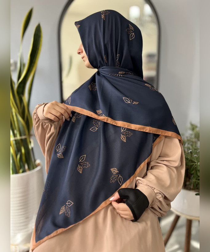 روسری سوپرنخ طرح برگ قواره ۱۴۰
