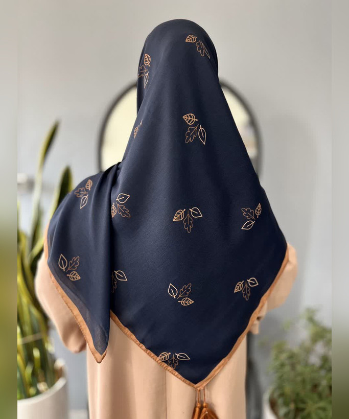روسری سوپرنخ طرح برگ قواره ۱۴۰