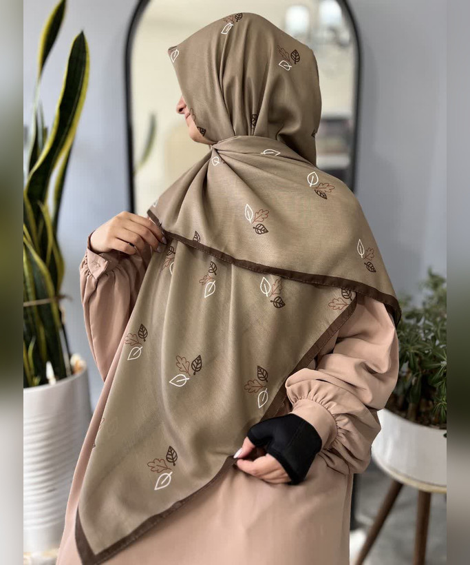روسری سوپرنخ طرح برگ قواره ۱۴۰