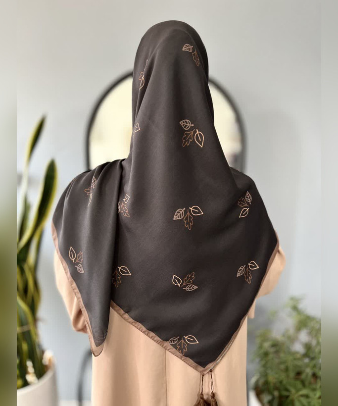 روسری سوپرنخ طرح برگ قواره ۱۴۰