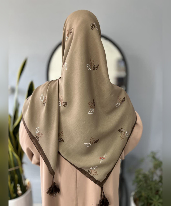 روسری سوپرنخ طرح برگ قواره ۱۴۰