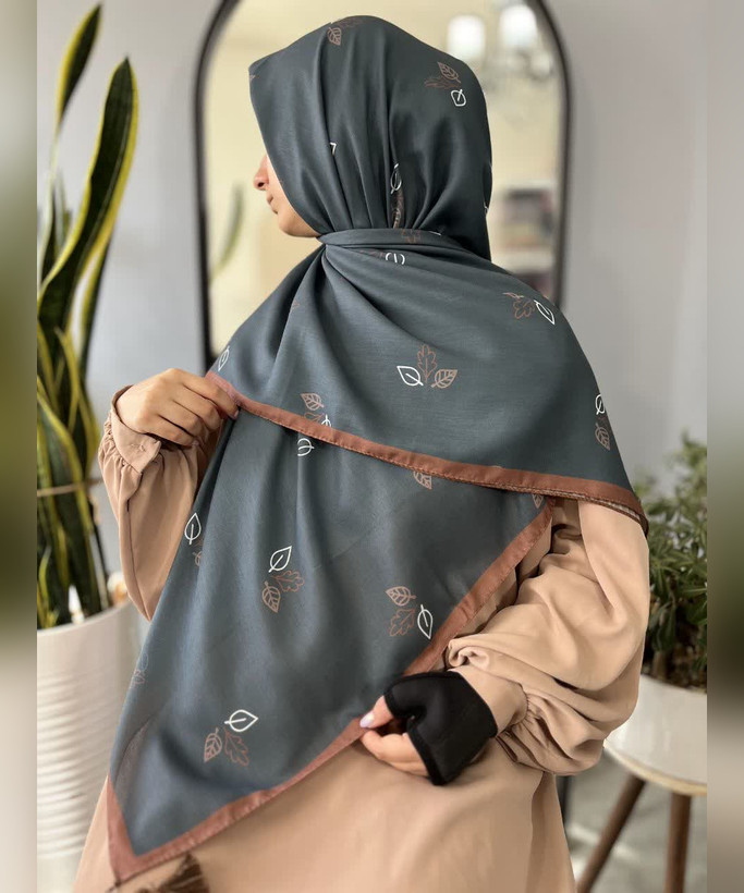 روسری سوپرنخ طرح برگ قواره ۱۴۰