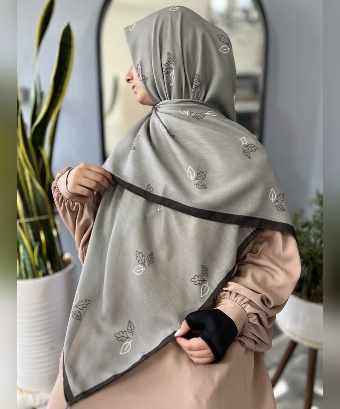 روسری سوپرنخ طرح برگ قواره ۱۴۰