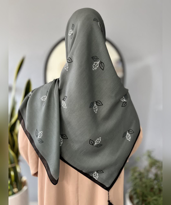 روسری سوپرنخ طرح برگ قواره ۱۴۰