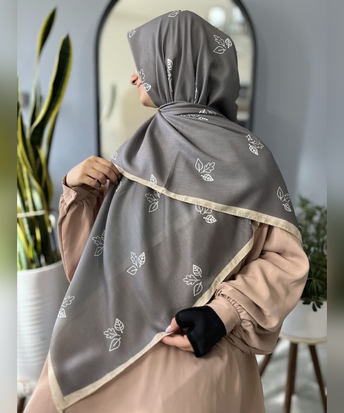 روسری سوپرنخ طرح برگ قواره ۱۴۰
