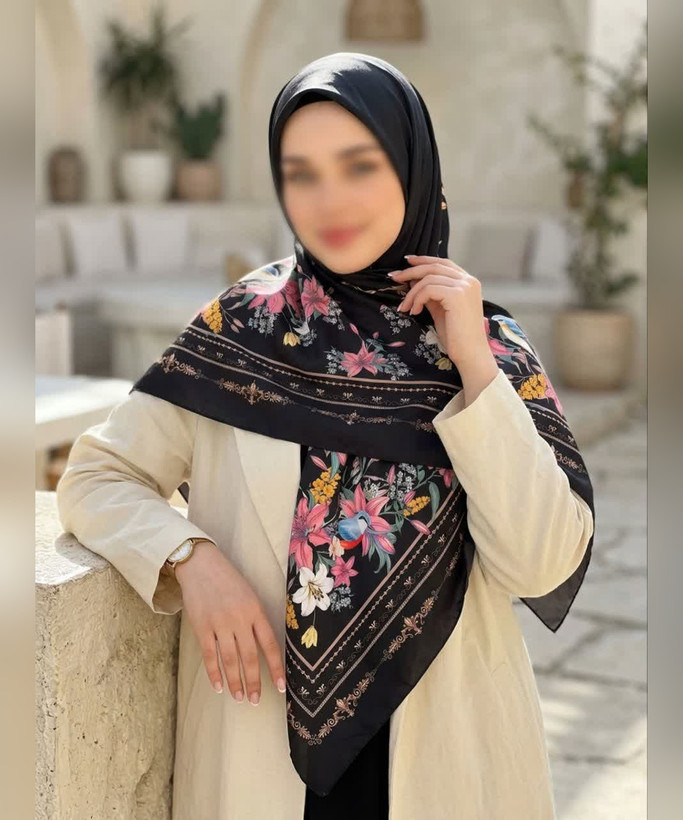 روسری ابریشم ساتن گلدار قواره ۱۳۵