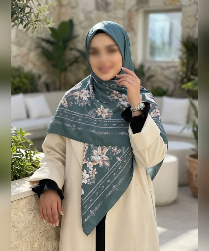 روسری ابریشم ساتن گلدار قواره ۱۳۵