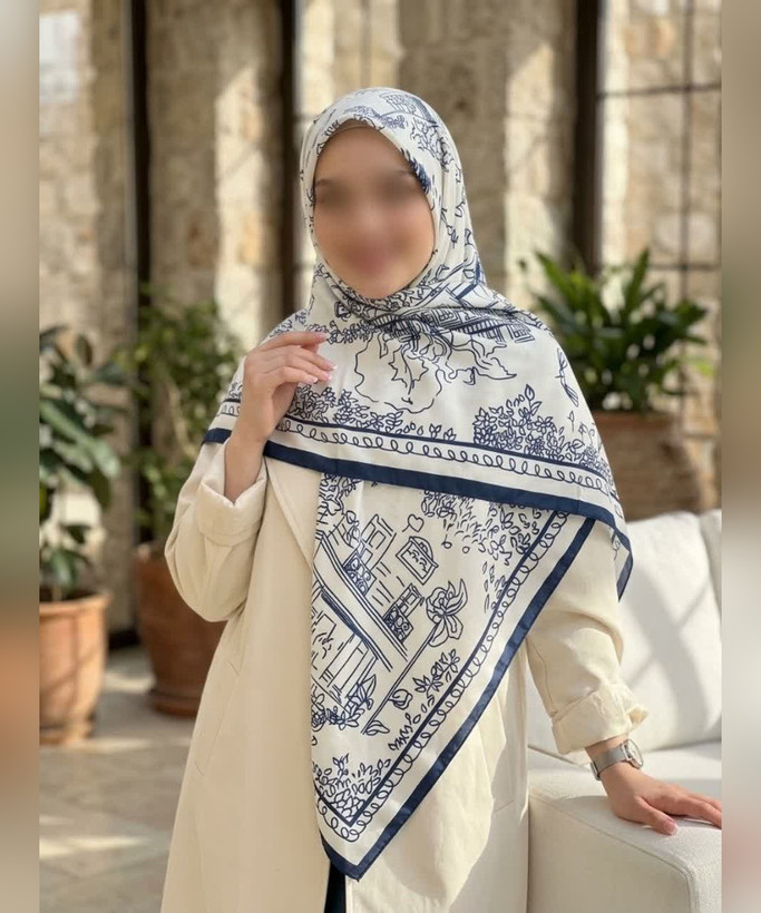 روسری ابریشم ساتن طرح کلاسیک قواره ۱۳۵
