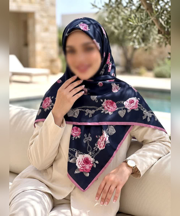 روسری حریر ابریشم گلدار قواره ۱۲۰