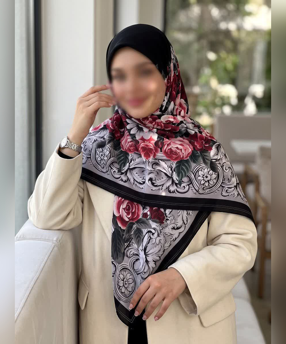 روسری حریر ابریشم گل‌دار حاشیه‌دار قواره ۱۲۰