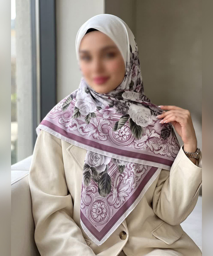 روسری حریر ابریشم گلدار حاشیهدار قواره ۱۲۰