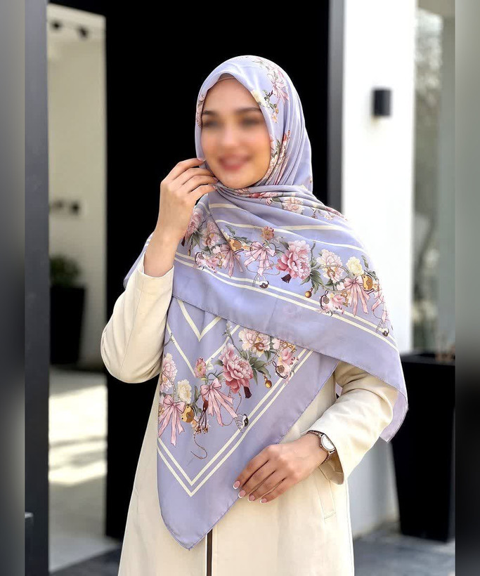 روسری کرپنخ گلدار حاشیههندسی قواره ۱۴۰