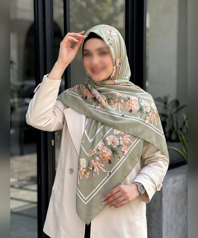 روسری کرپنخ گلدار حاشیههندسی قواره ۱۴۰