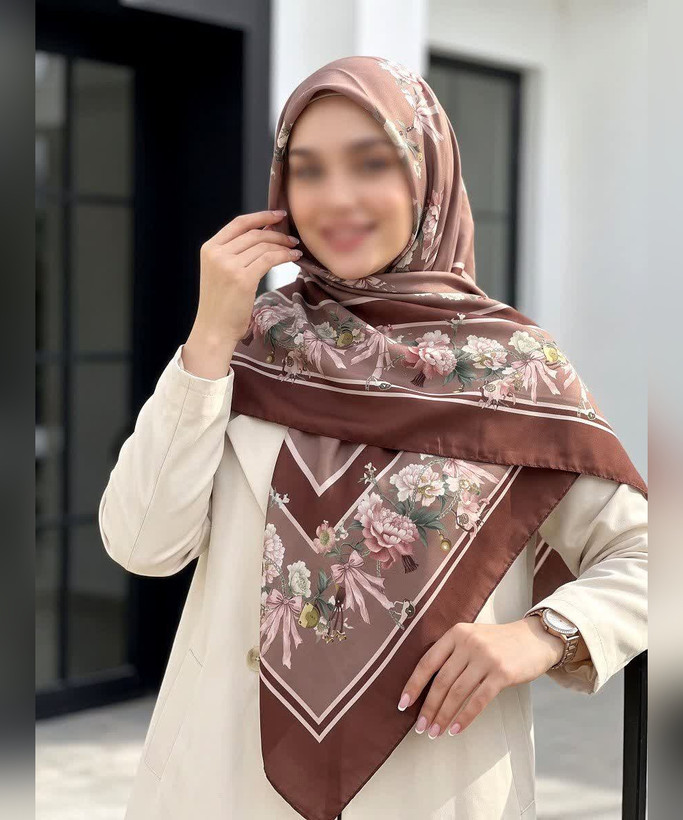 روسری کرپنخ گلدار حاشیههندسی قواره ۱۴۰