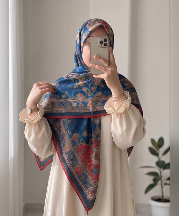 روسری نخی گلدار قواره ۱۴۰