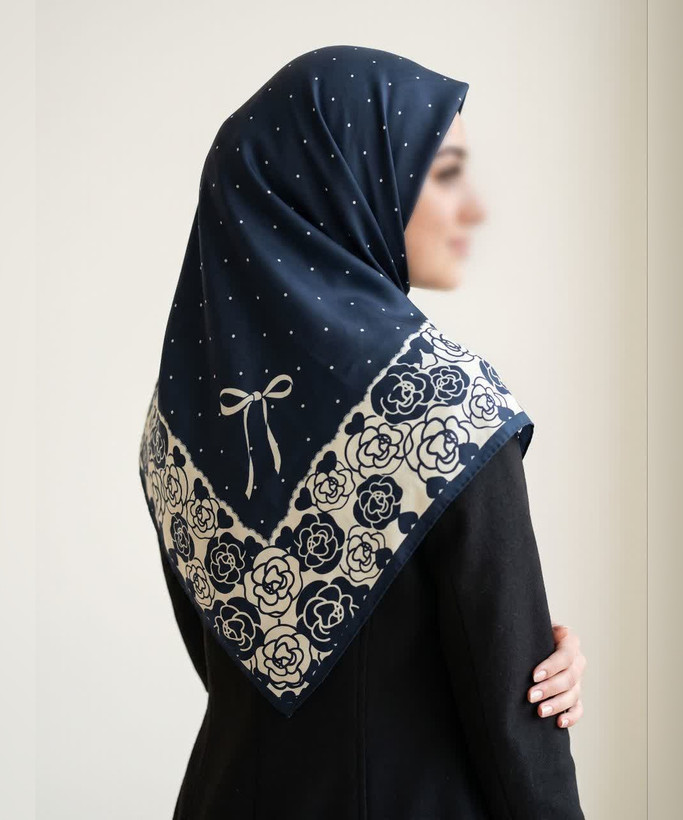 روسری سوپرنخ طرح پاپیون گل قواره ۱۲۰