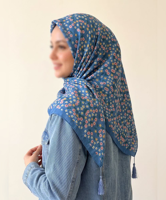 روسری سوپرنخ طرح گل گلی قواره ۱۲۰