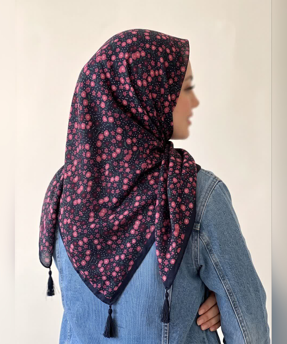 روسری سوپرنخ طرح گل گلی قواره ۱۲۰