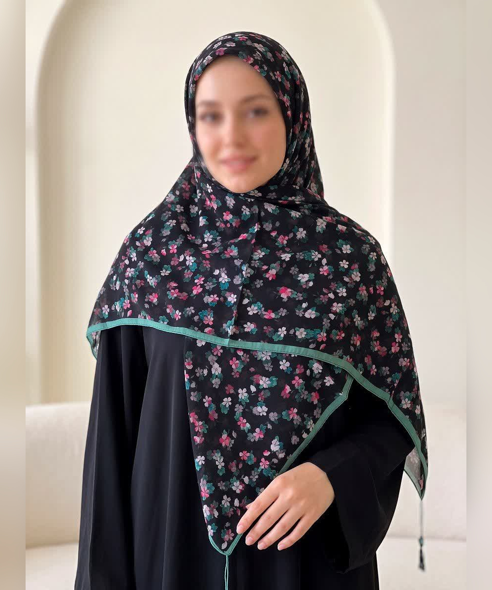 روسری سوپرنخ طرح گل پیوسته قواره ۱۲۰