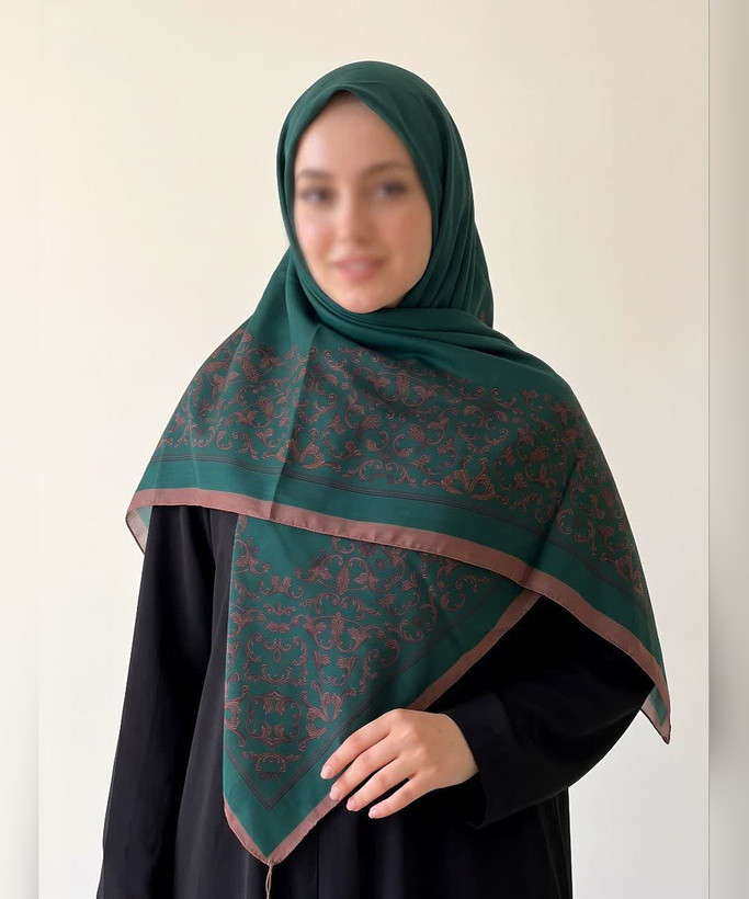 روسری سوپرنخ حاشیه طرحدار قواره ۱۲۰