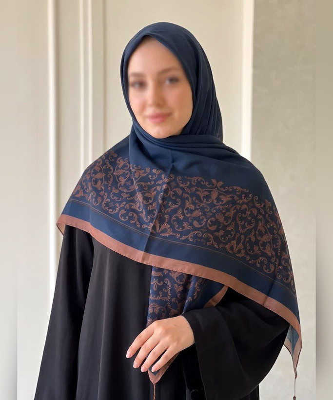 روسری سوپرنخ حاشیه طرحدار قواره ۱۲۰